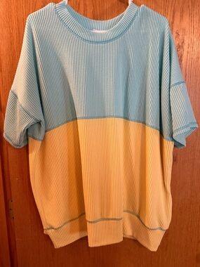 Magic Fit Two-Tone Ribbed Short Sleeve Shirt - Light Blue & Pale Yellow